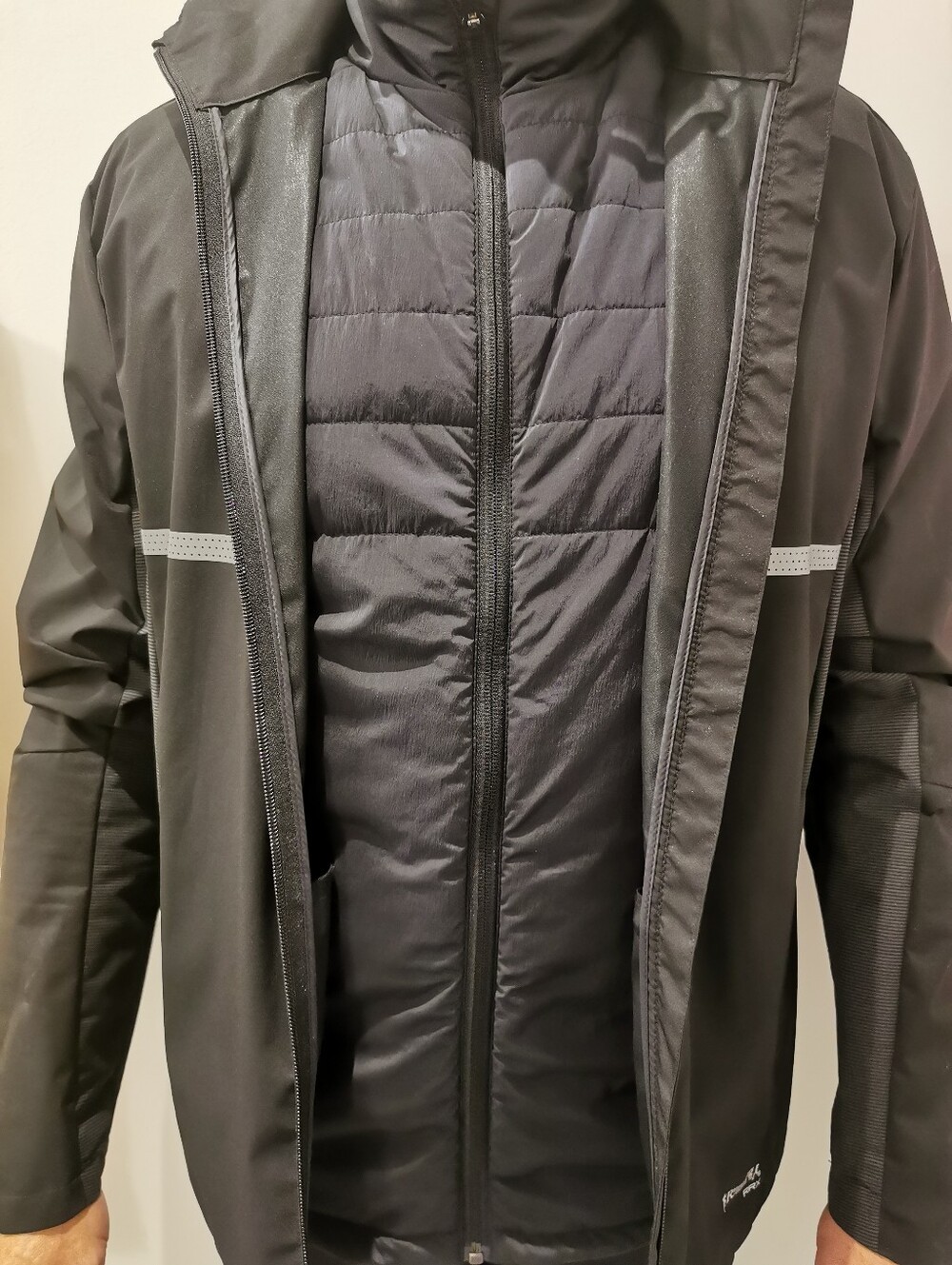 Men's Running Room Black Insulated Jacket - Lightweight With Detachable Layering